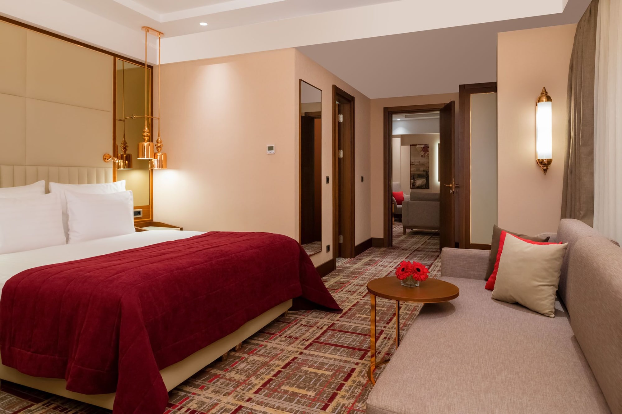 Suite, Corner