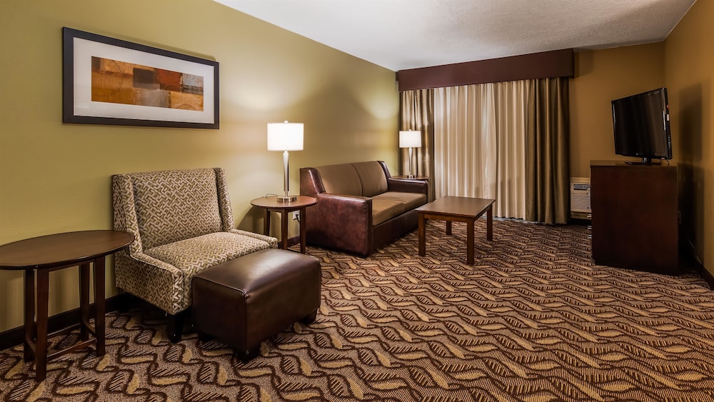 Best Western Plus Grand Manor Inn 23/43