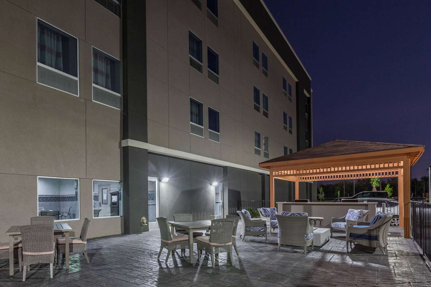 La Quinta Inn & Suites by Wyndham Houston East at Sheldon Rd 49/52
