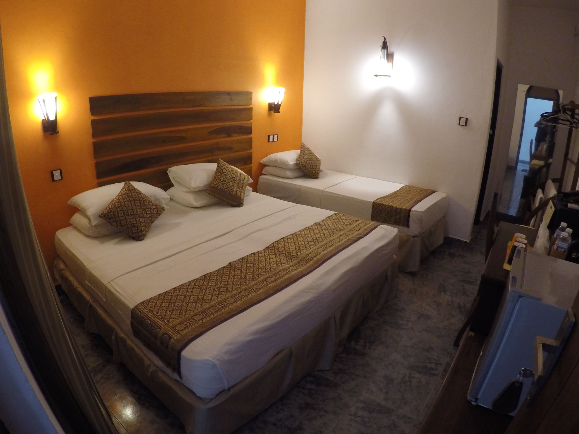 1 BEDROOM, STANDARD, TRIPLE