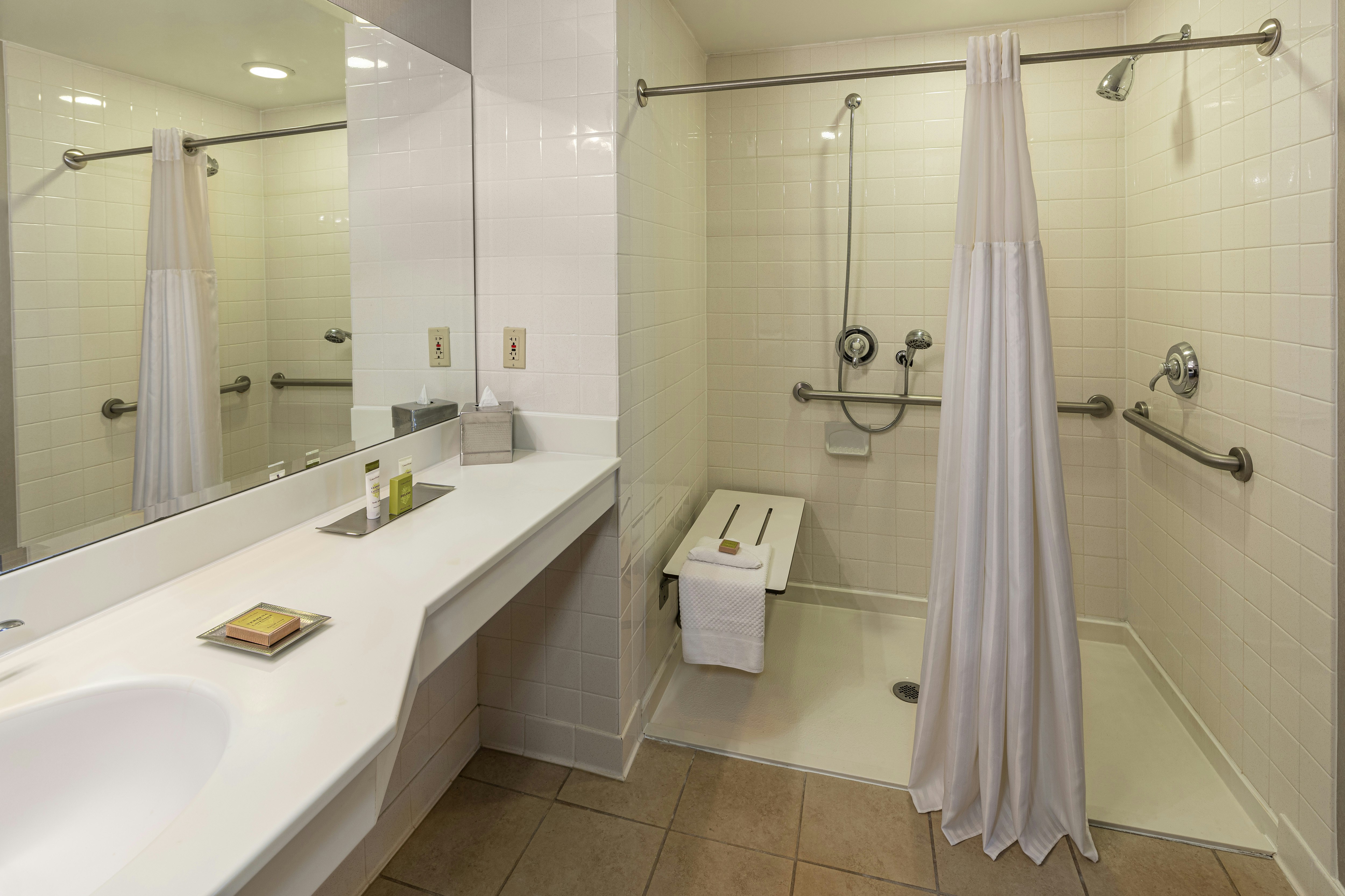 ROOM, 2 DOUBLE BEDS, ACCESSIBLE