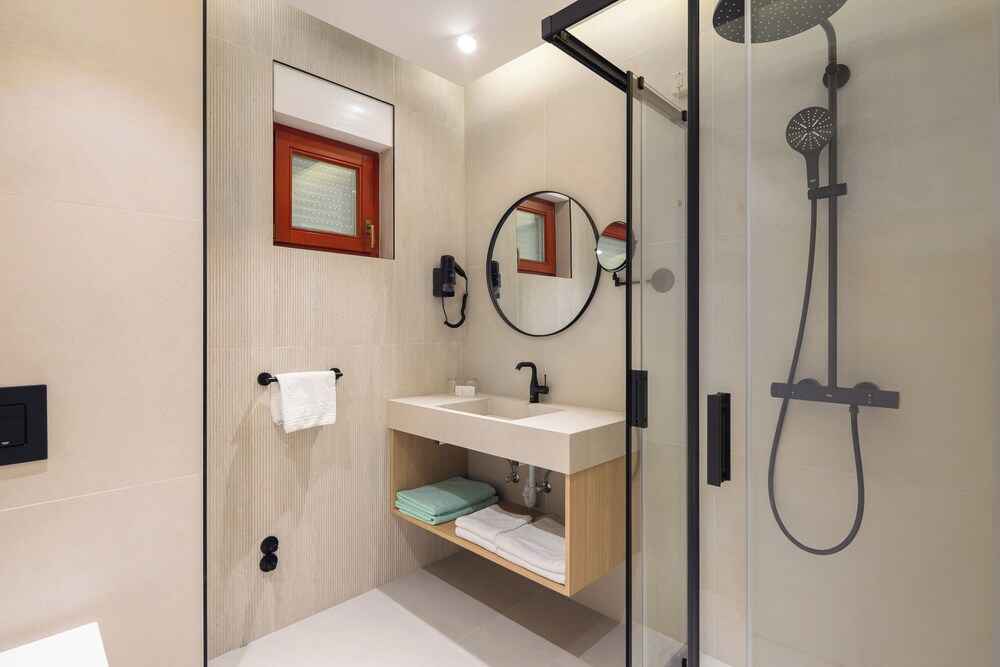 1 Bedroom, Superior, Apartment, King Bed, Sea View, Sofa, Balcony, APARTHOTEL TAMARIS 4/4