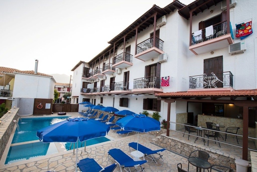 Nostos Hotel 6/40