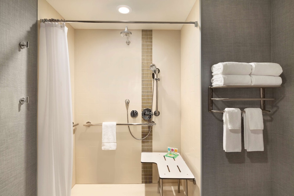 Hyatt Place Vacaville 60/62