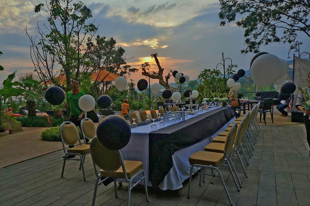 Clove Garden Hotel & Residence 44/58