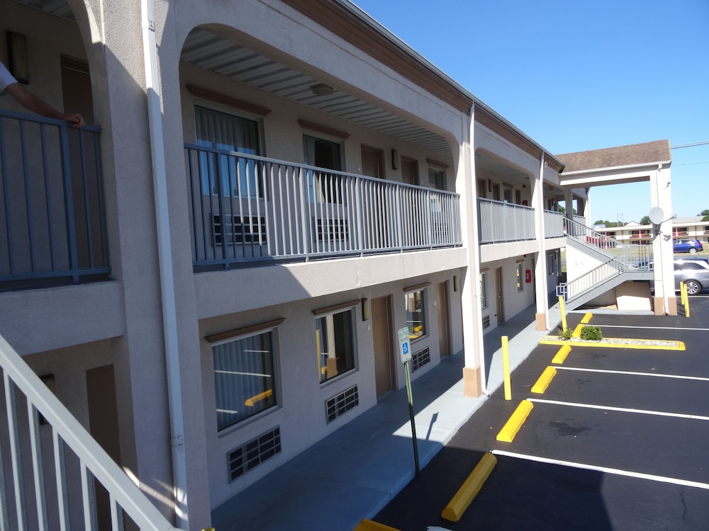 Econo Lodge Fredericksburg Near I-95 5/44