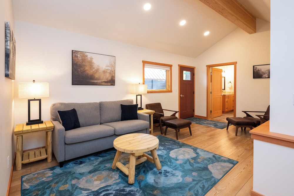Sleeping Lady Mountain Resort 55/77