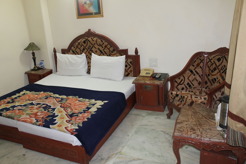 Sunstar Residency 25/62