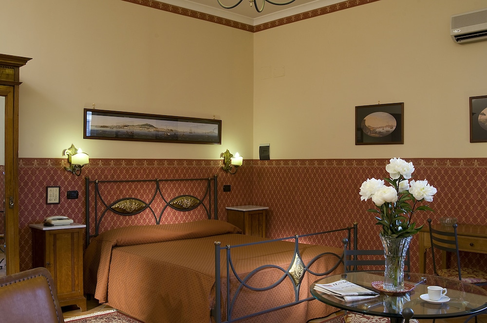 PINTO STOREY HOTEL 42/67