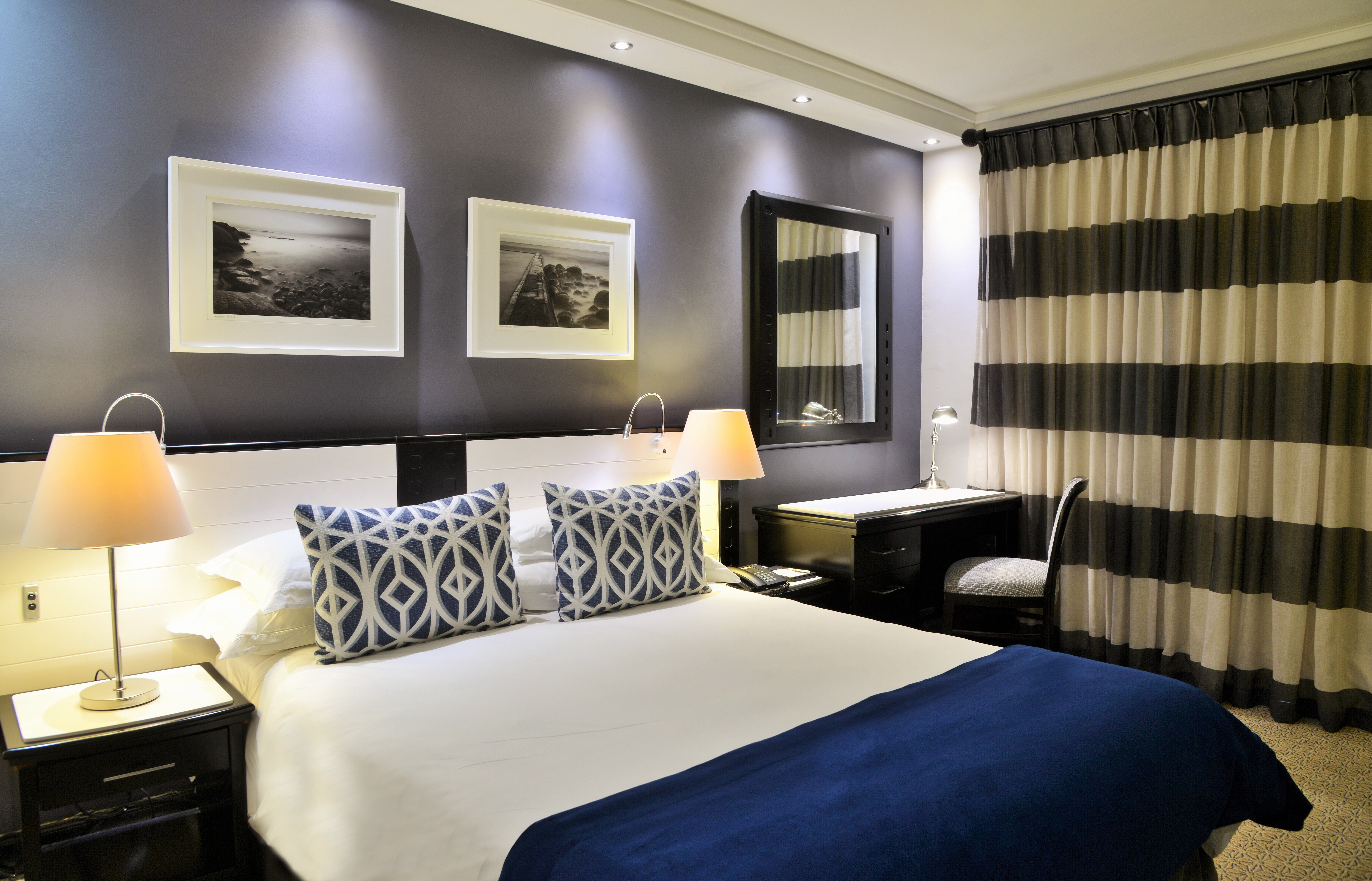غرفة تنفيذية بسرير كوين، The Commodore Hotel 2/10