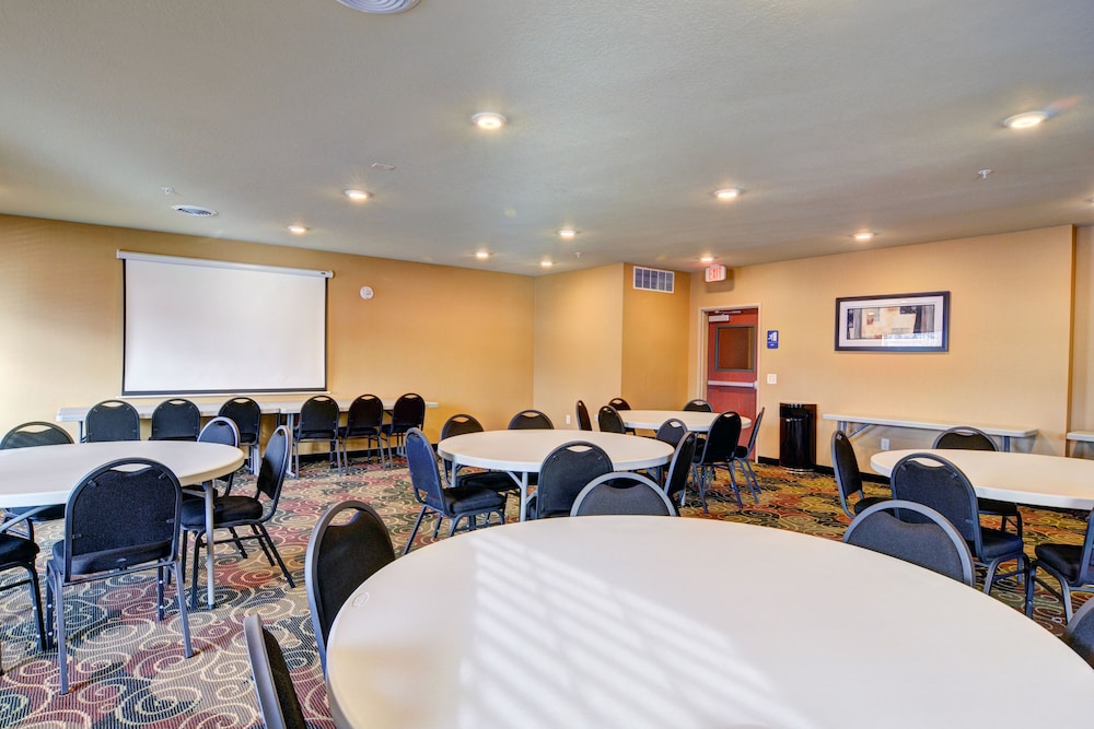 Cobblestone Hotel Suites Punxsutawney Pa 32/42