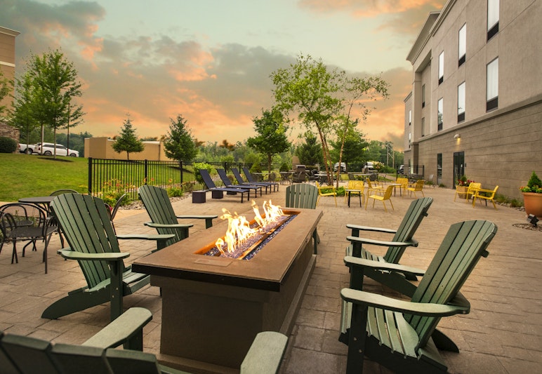 Hampton Inn and Suites New Hartford 50/64