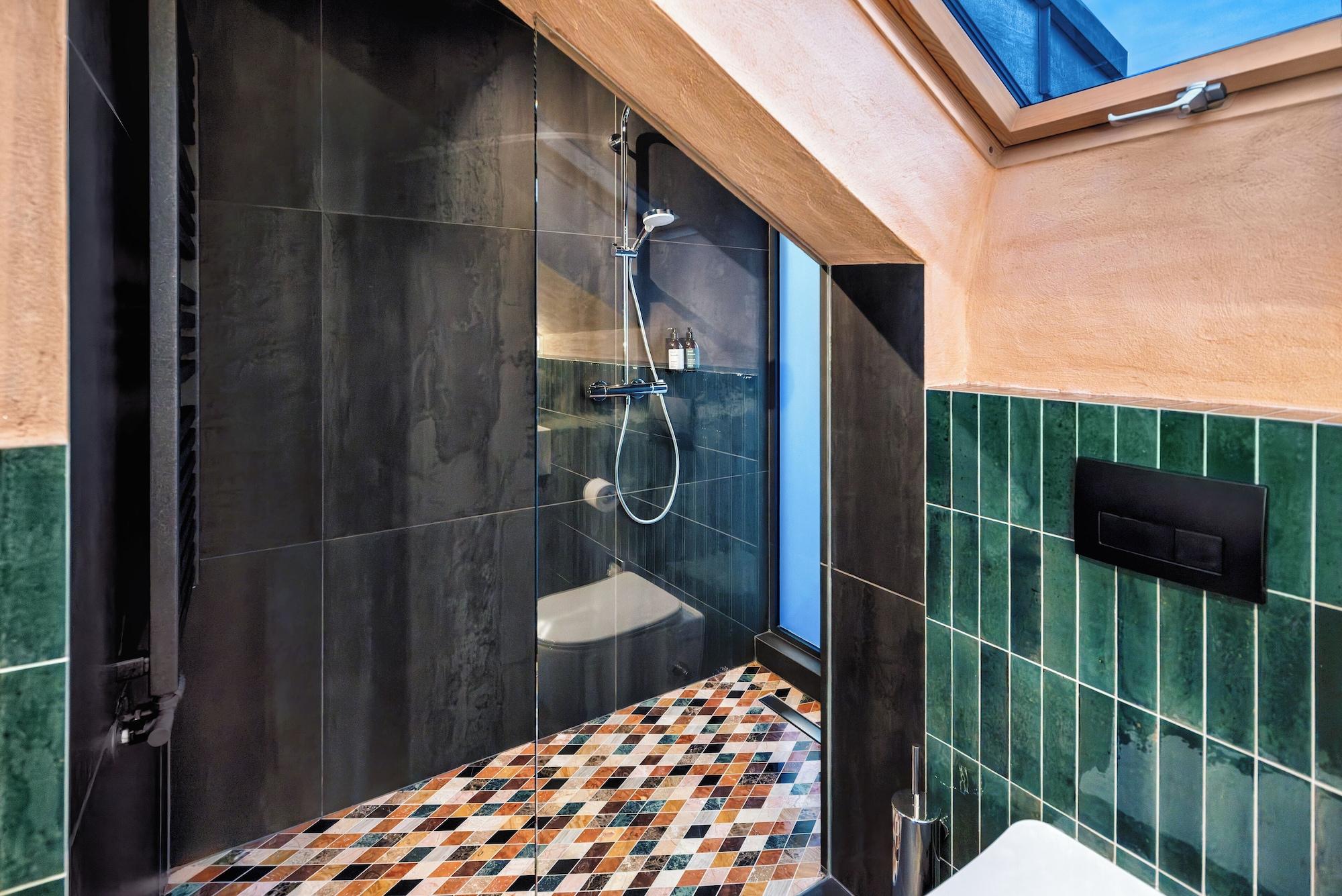 Nomadic Urban Premium Suites 2/50