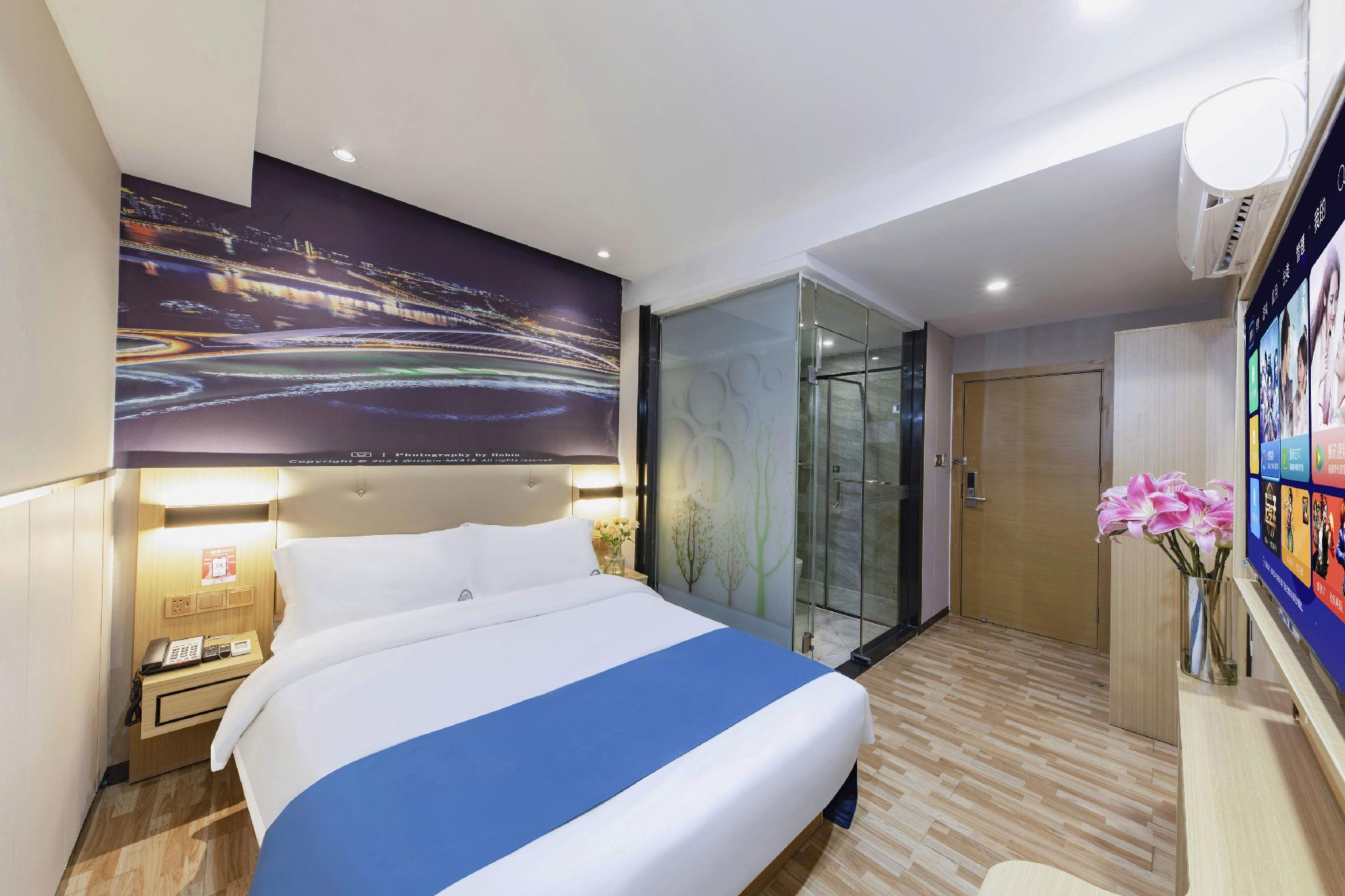 Room, Double Bed, No Window