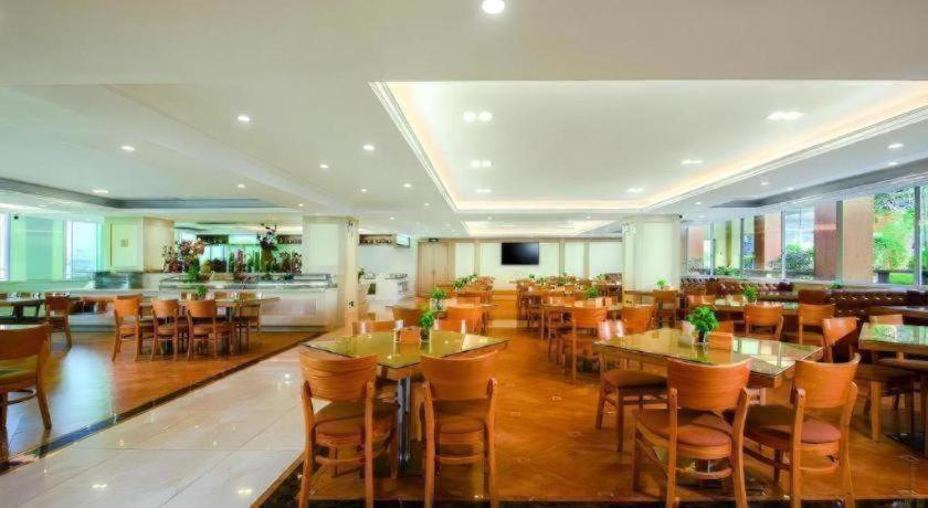 Venus International Hotel (Huizhou West Lake) 44/55