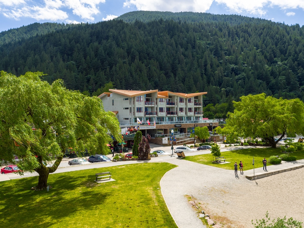 Harrison Beach Hotel 7/42
