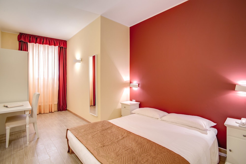 TOP FLOOR NAVONA 6/43