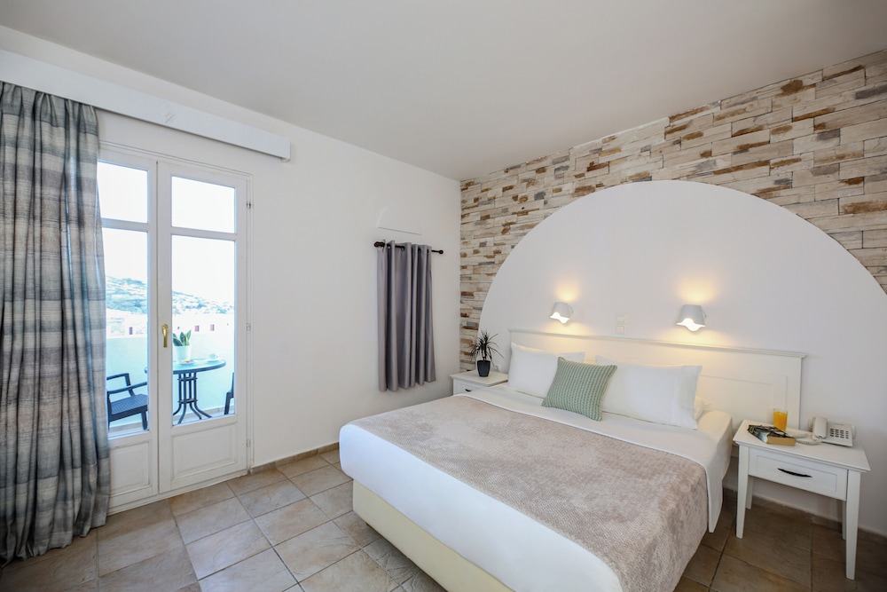 Naxos Palace 12/49
