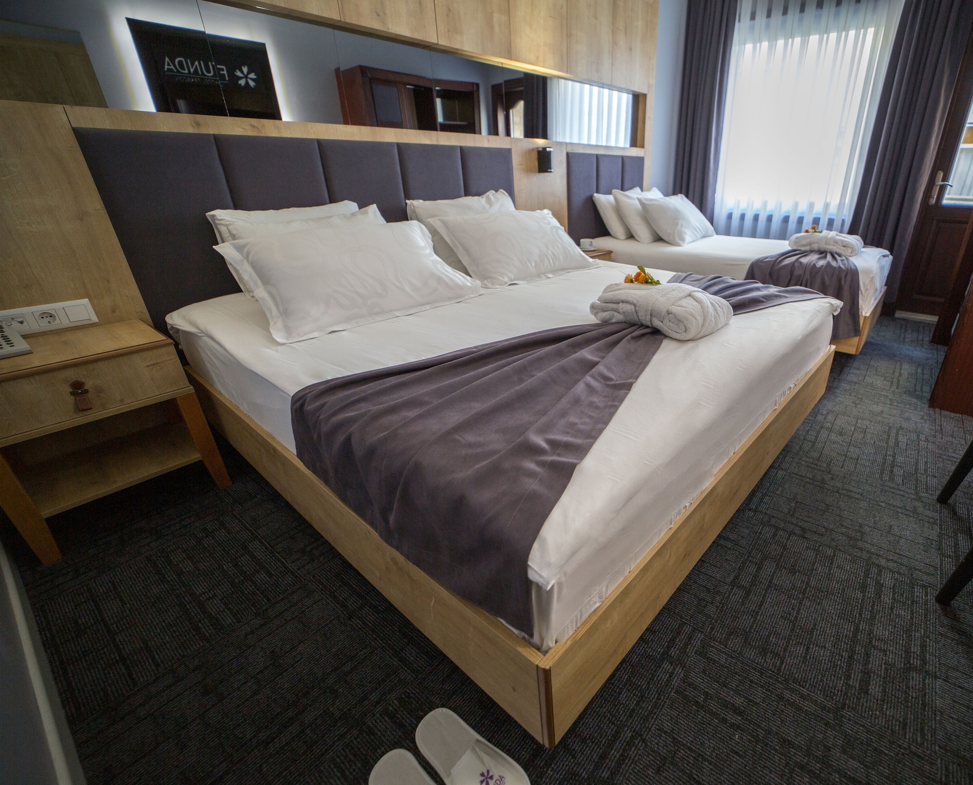 ROOM, TRIPLE