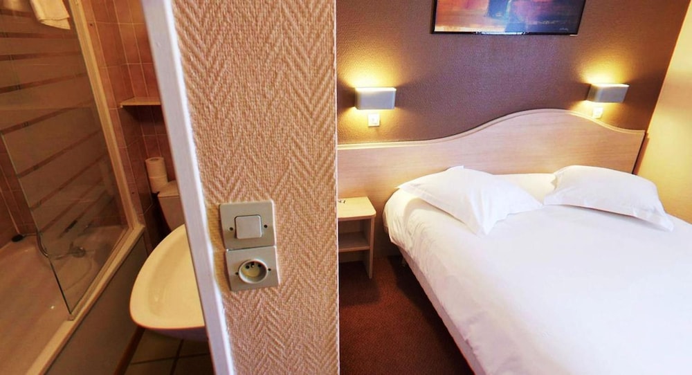 Hotel Le Relais Du Parisis 10/50