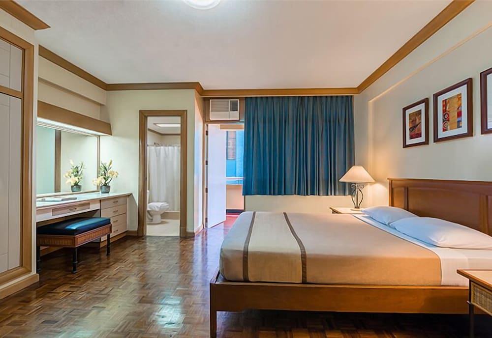 Tropicana Suites 24/74