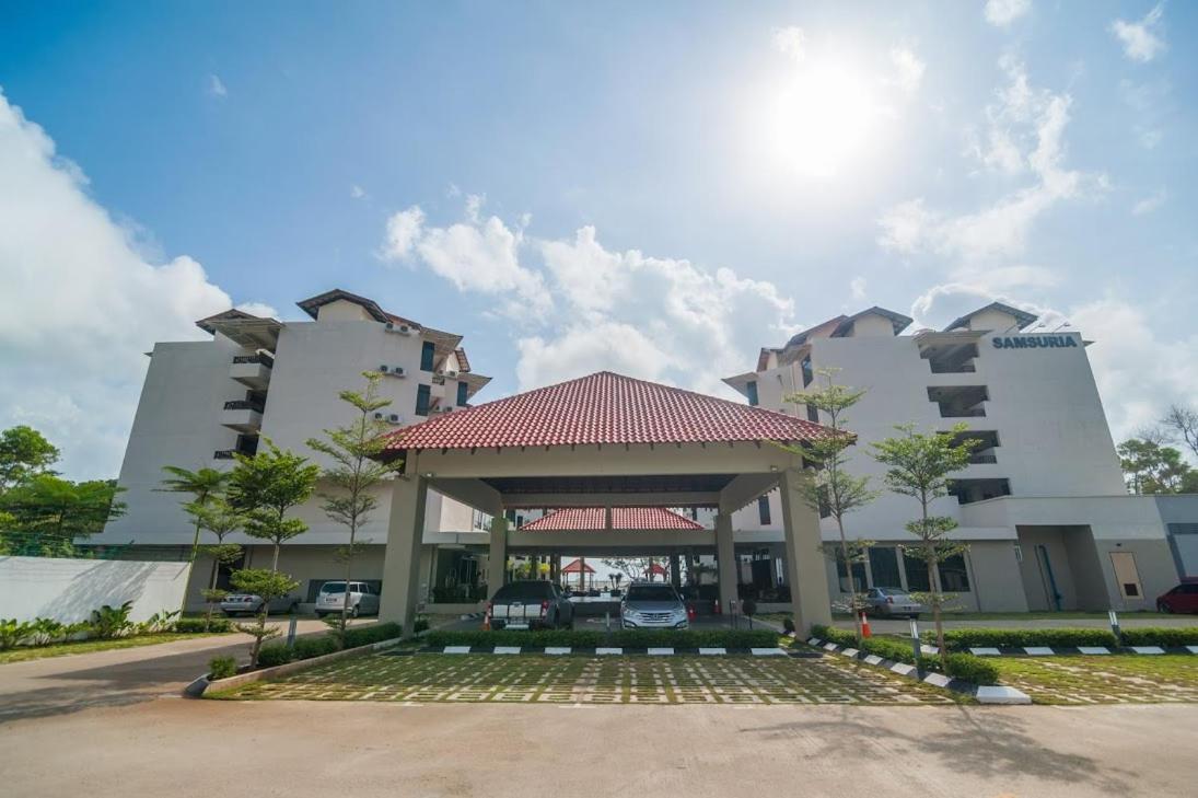 Samsuria Beach Resort & Residence 5/52