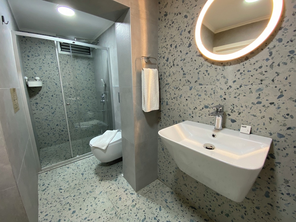 Alicante Hotel 46/48