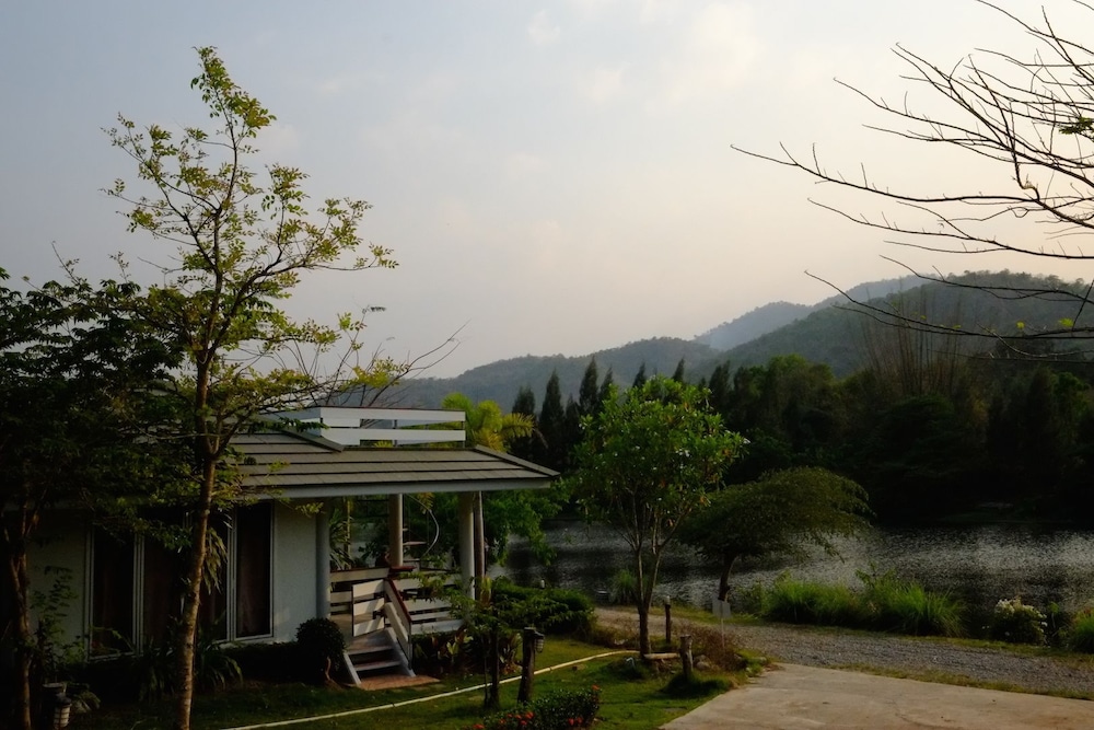 Lumphachi Lakehill Resort 4/36