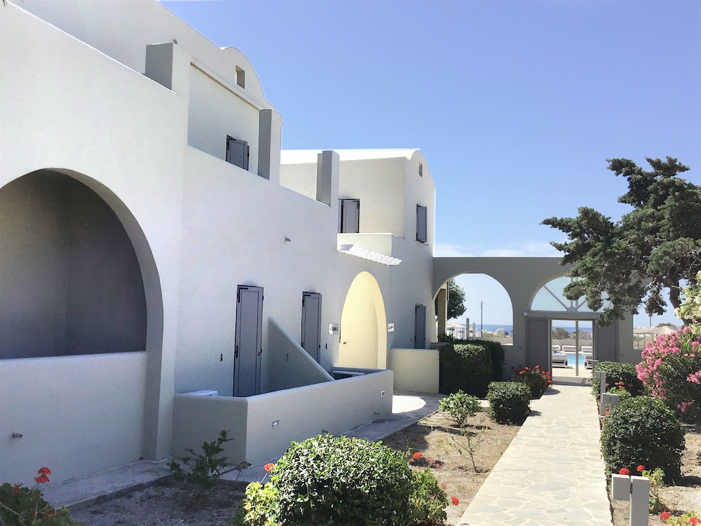 Thera Mare Resort in SANTORINI