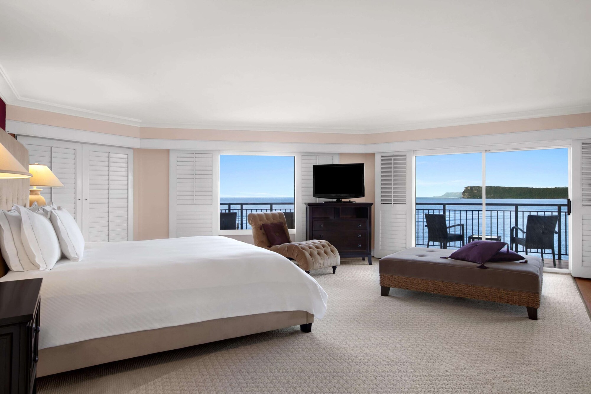 PRESIDENTIAL, SUITE, LOUNGE ACCESS