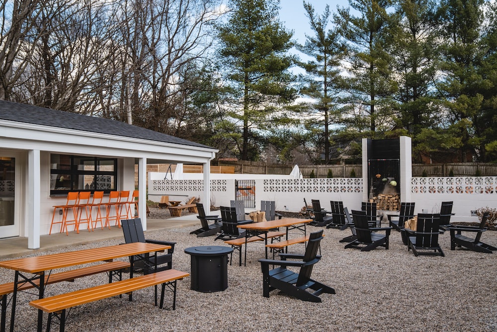 Bardstown Motor Lodge 45/47