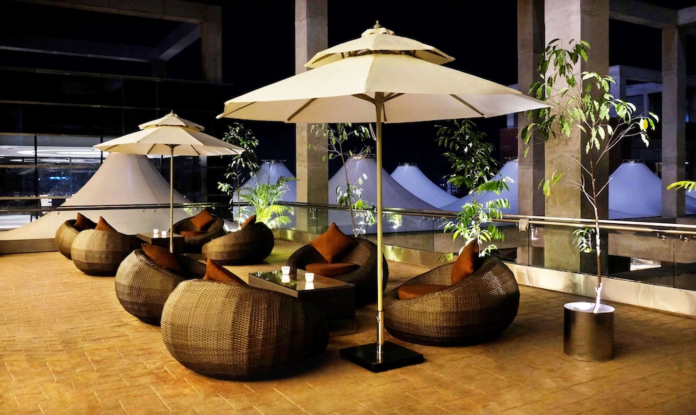 Radisson Blu Chattogram Bay View 45/70