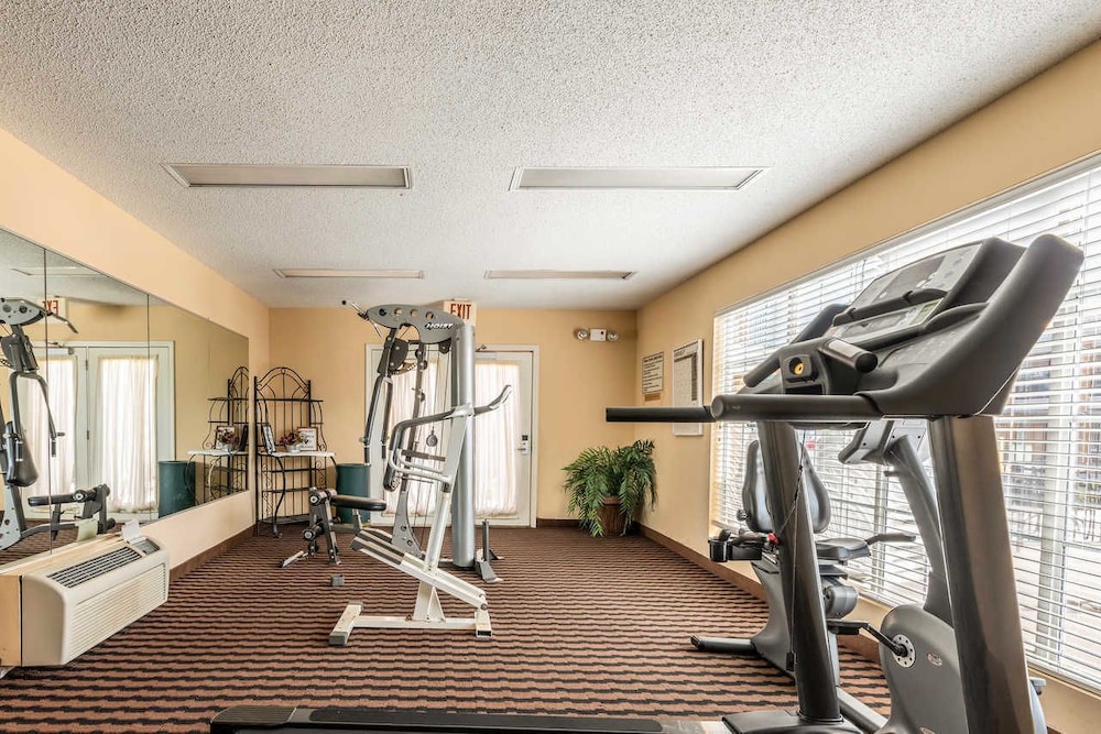 Quality Inn Decatur River City 24/39