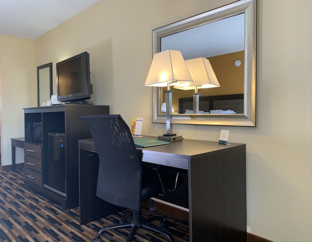 Quality Inn University Area Troy, AL 39/41