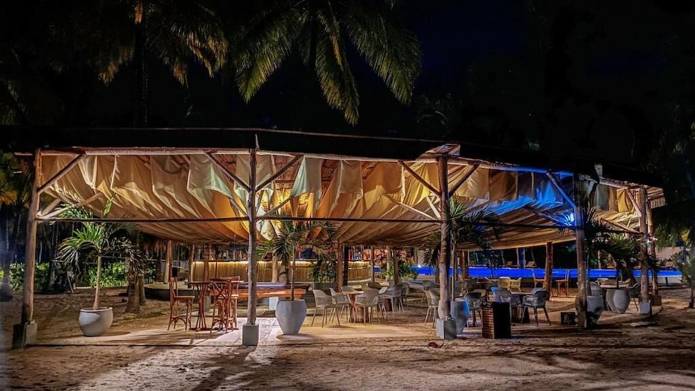 Tay Beach Hotel 7/75