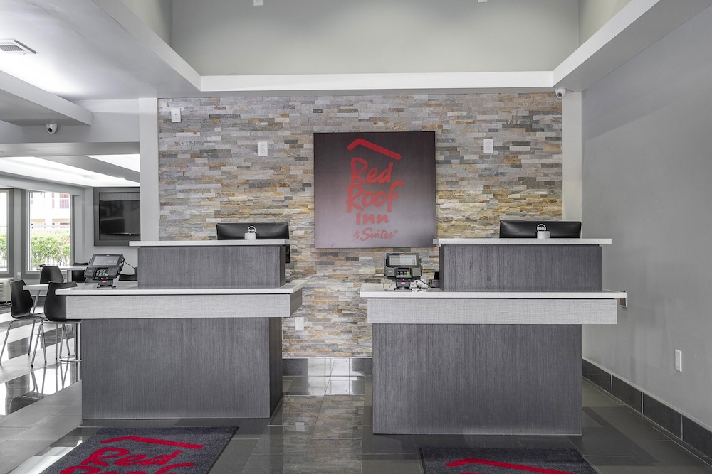 Red Roof Inn & Suites Calhoun 8/34