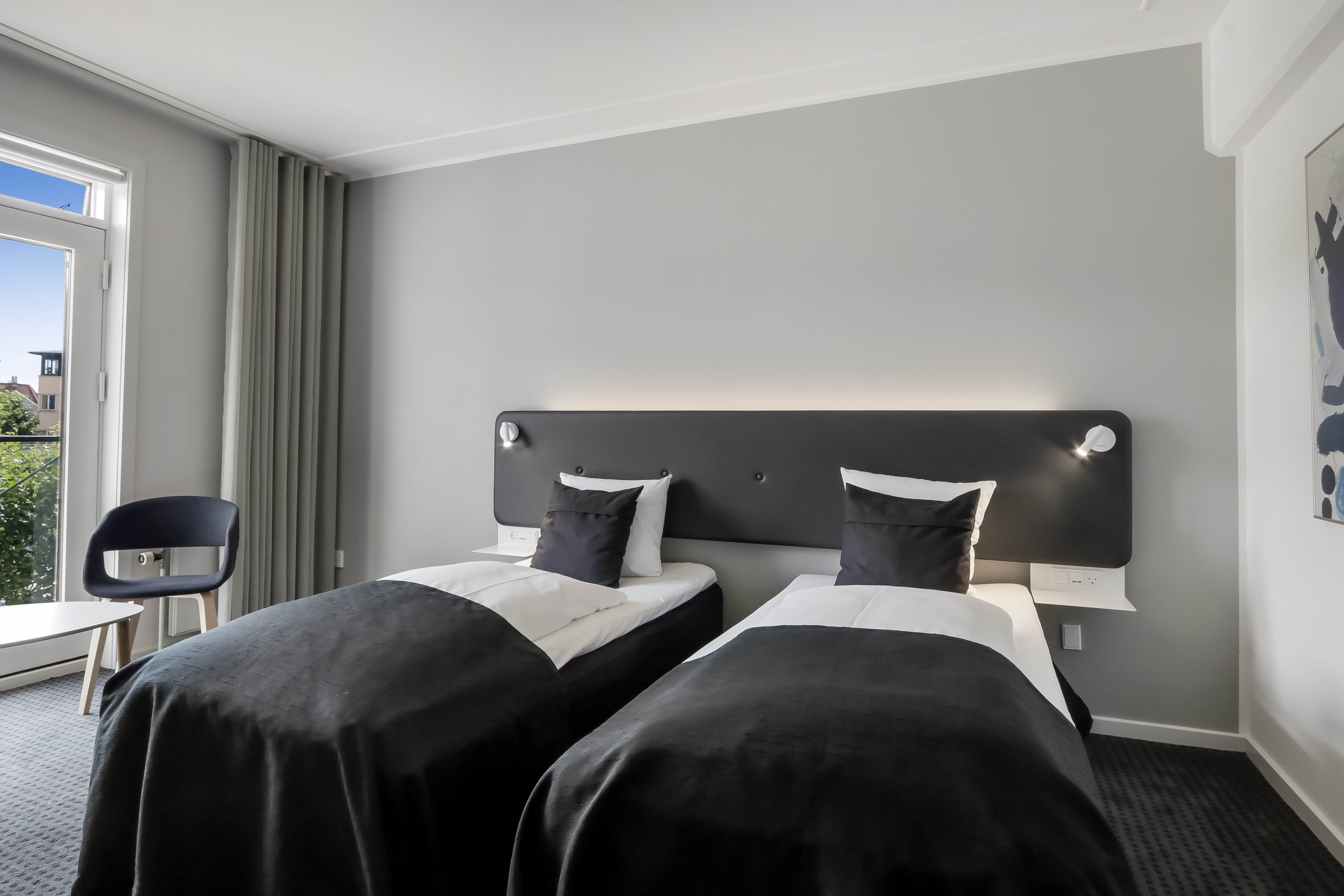 Standard, Twin Beds