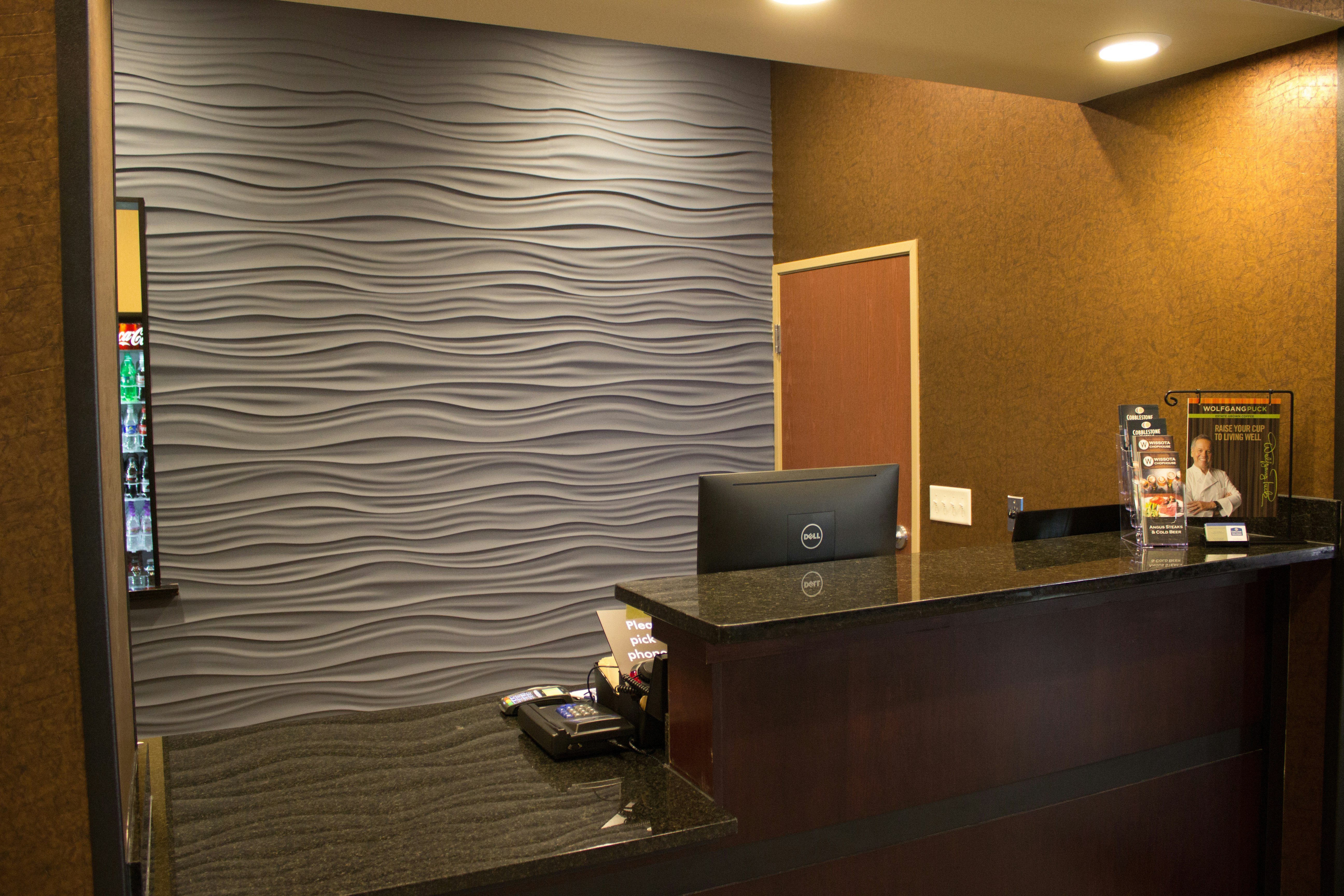 Cobblestone Hotel & Suites - Chippewa Falls 6/49