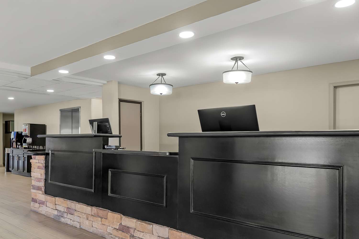 Best Western Saluki Inn 2/10