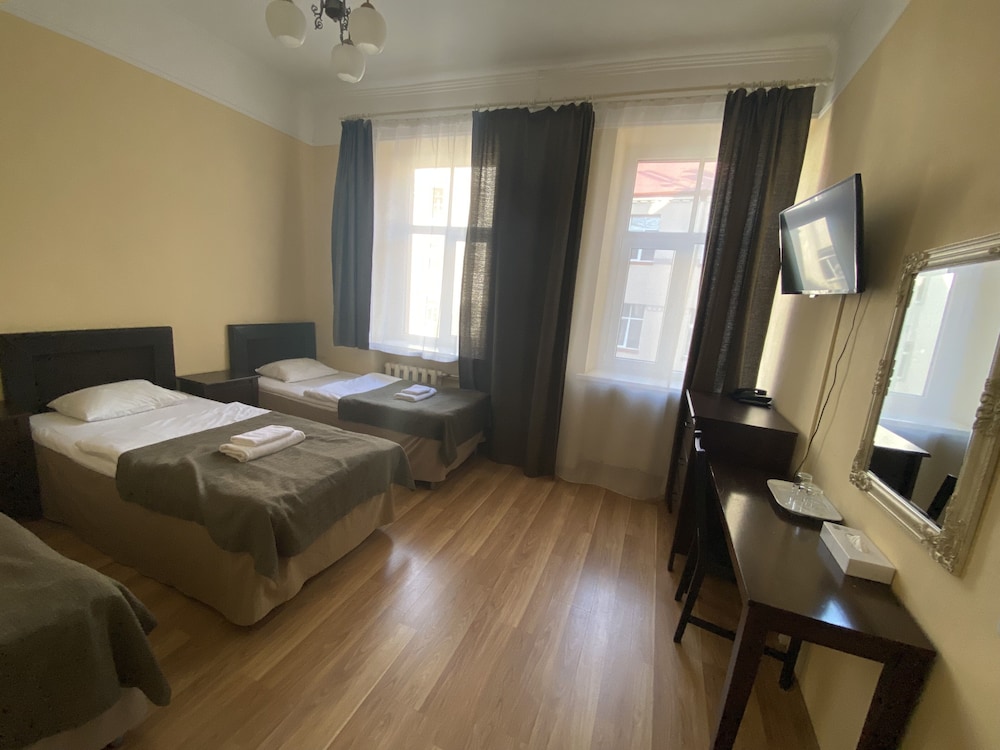 ROOM, TRIPLE, 3 BEDS