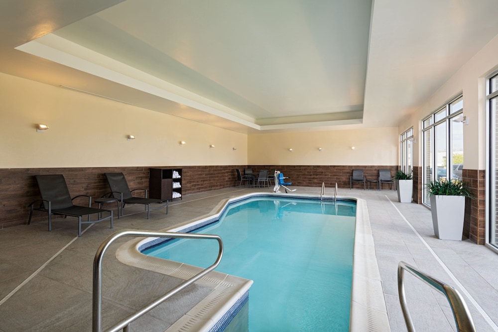 Fairfield Inn And Suites By Marriott Lincoln Airport 26/45