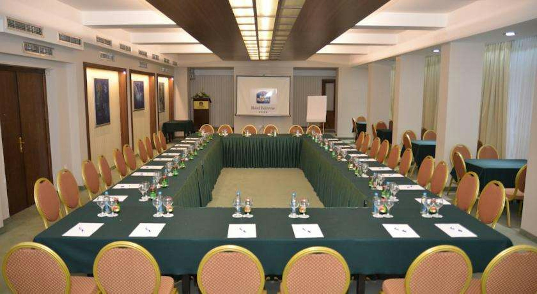BEST WESTERN HOTEL BELLEVUE 16/27