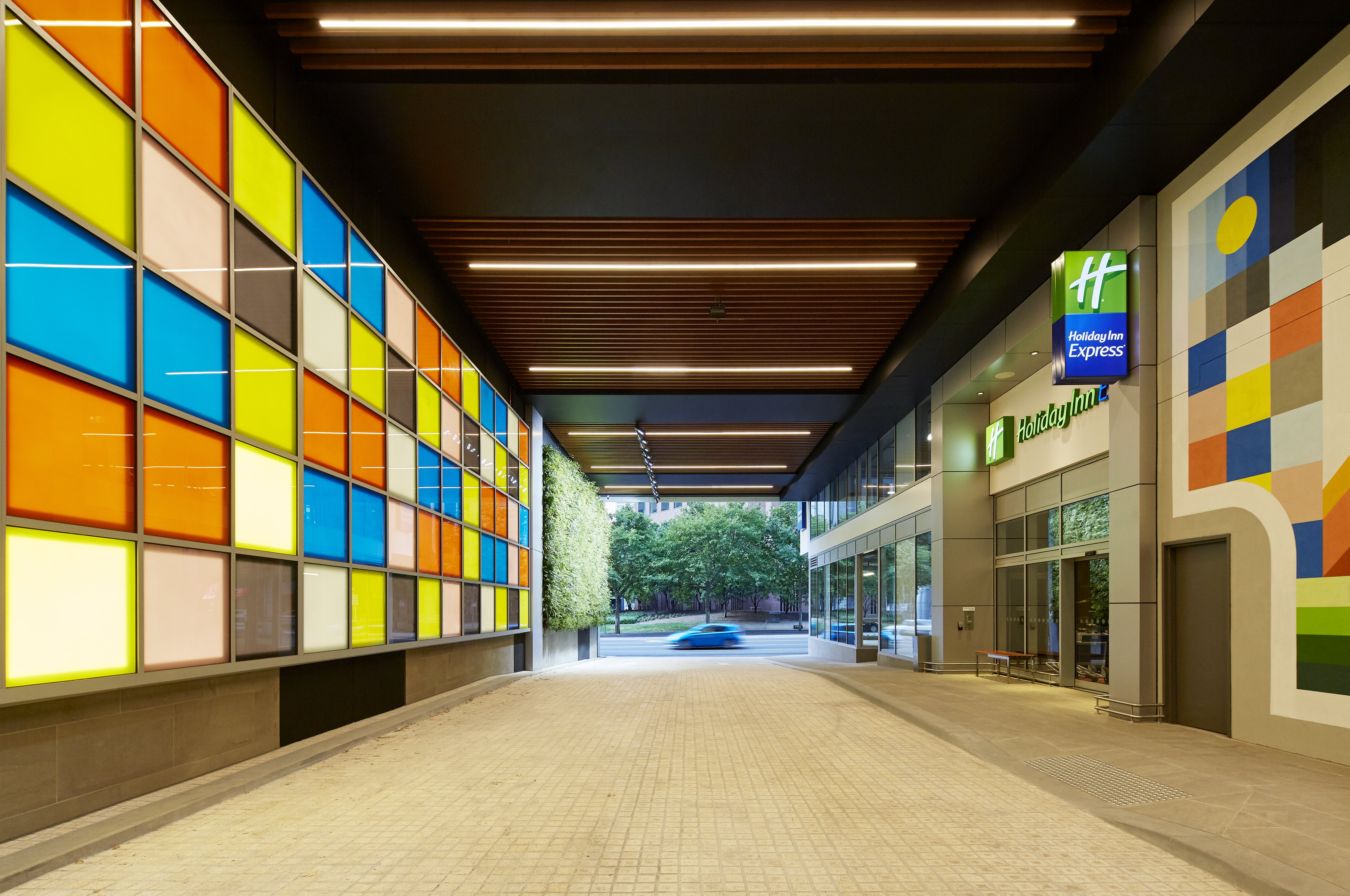 Holiday Inn Express Melbourne Southbank 75/77