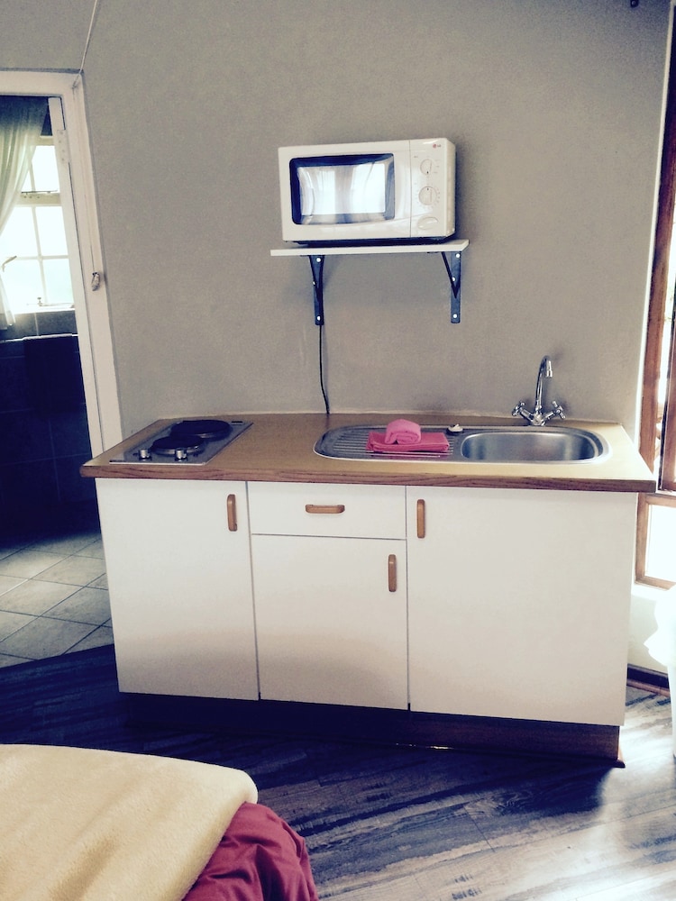 Cloverleigh Guest House 7/50