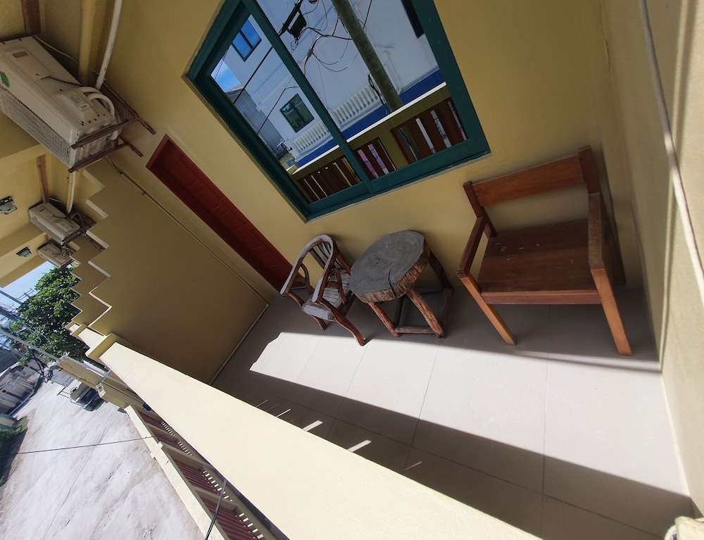 Caye Caulker Plaza Hotel 8/57