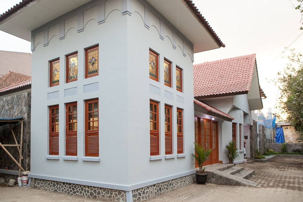 Reddoorz Plus Near Pasundan University 1/25