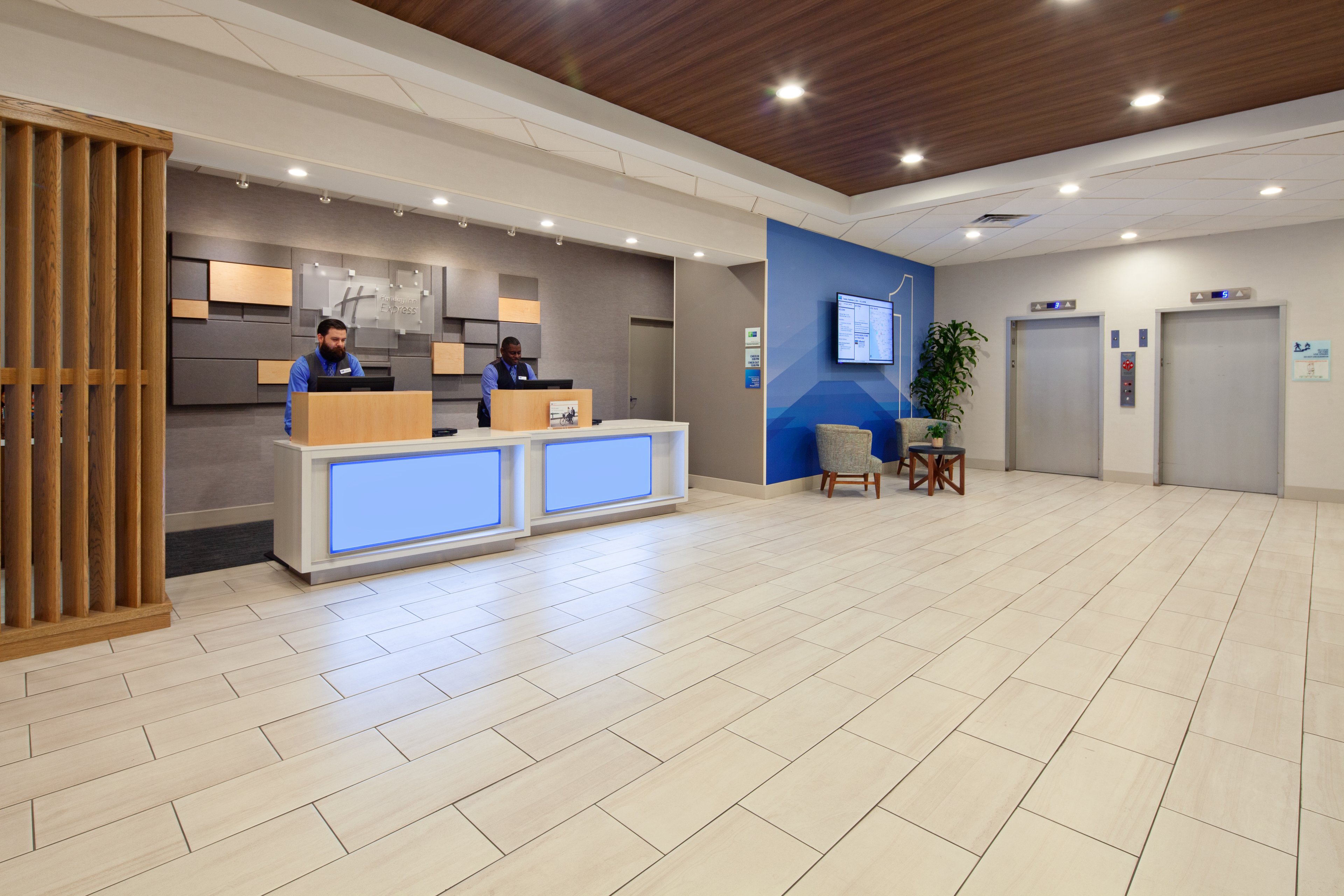 Lobby at Holiday Inn Express Los Angeles Lax Airport, LOS ANGELES - CA