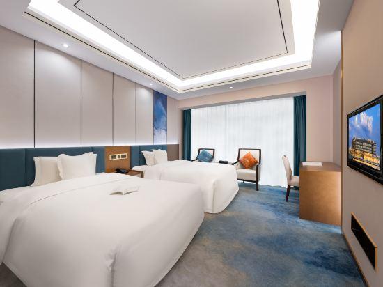 Hollywood, Deluxe, Twin Beds