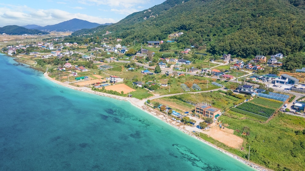 Ganghwa Badatgashimteo Pension 45/50