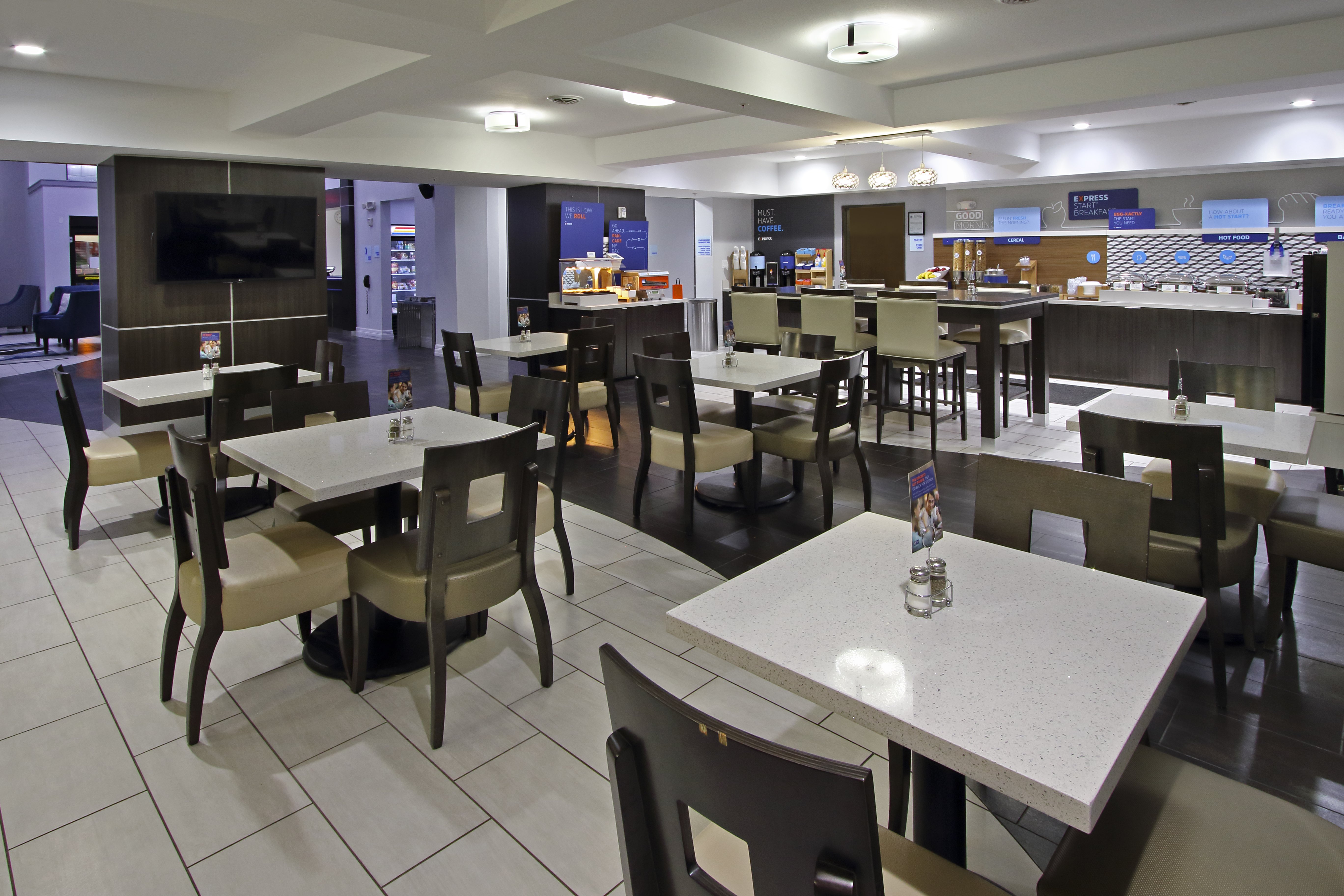 Holiday Inn Express Suites Houston North Iah Area 30/44